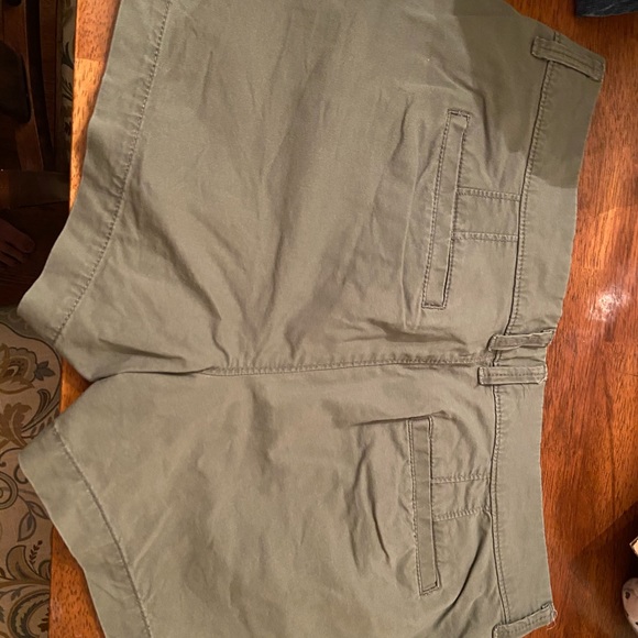 Shorts - Picture 3 of 3